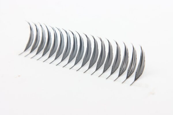 Anime Lashes - Image 2
